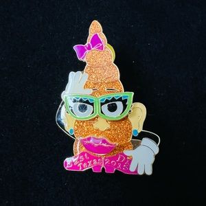 Plano Pin CoEast Texas DI Mrs. Carrot Head Removable Eyes and Mouth Pin